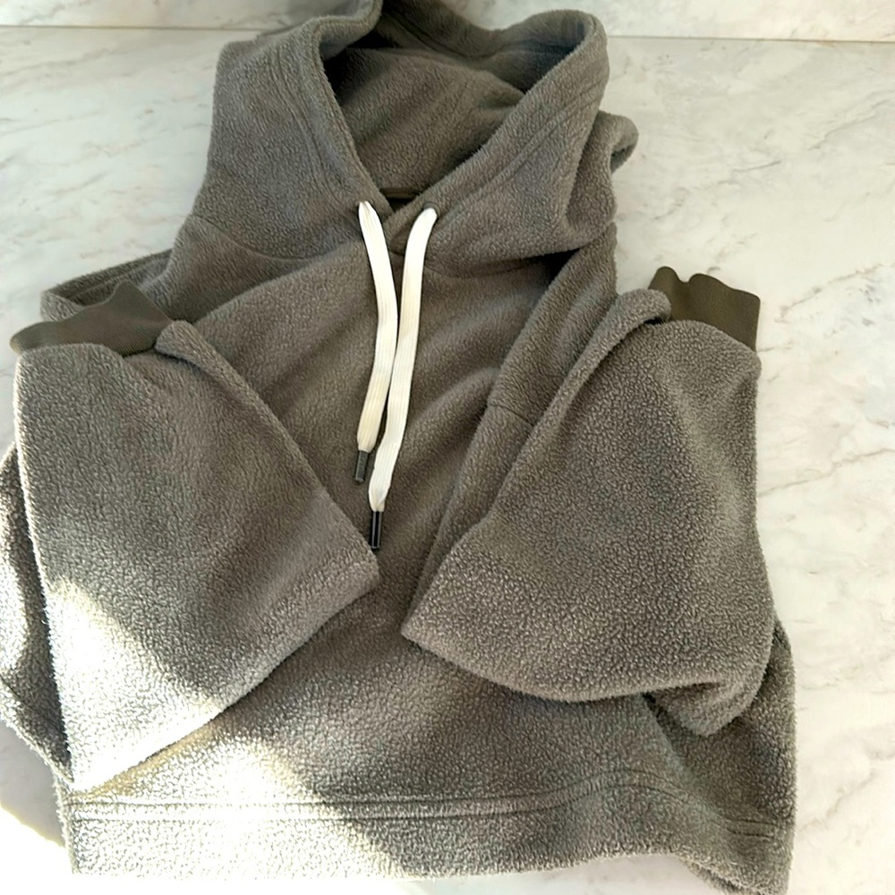 Cropped Fleece Hoodie